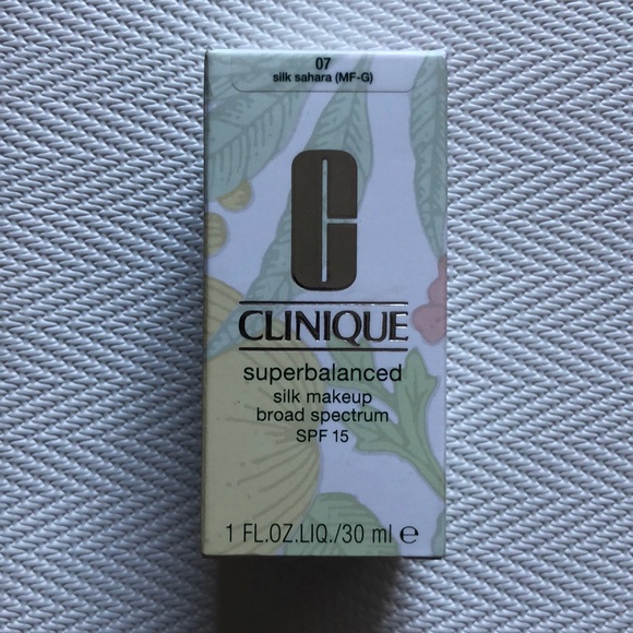 Clinique Foundation shade silk Sahara 07 (MF-G) - Picture 1 of 6